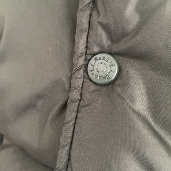 L.L. Bean Down Puffer Vest, XL, EUC - Picture 3 of 4